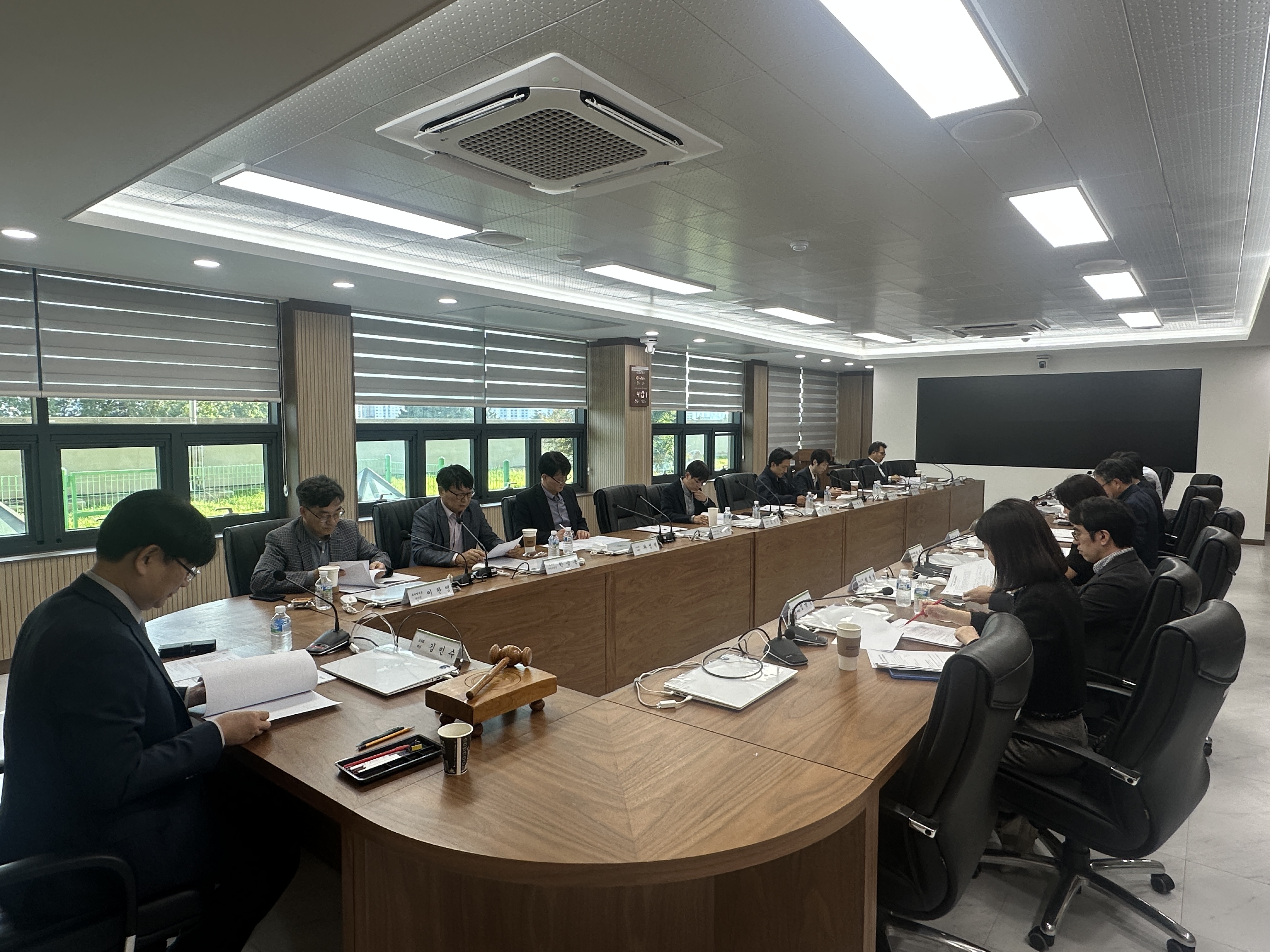 21대 - 이사회 및 본회의(25.10.23) 대표이미지