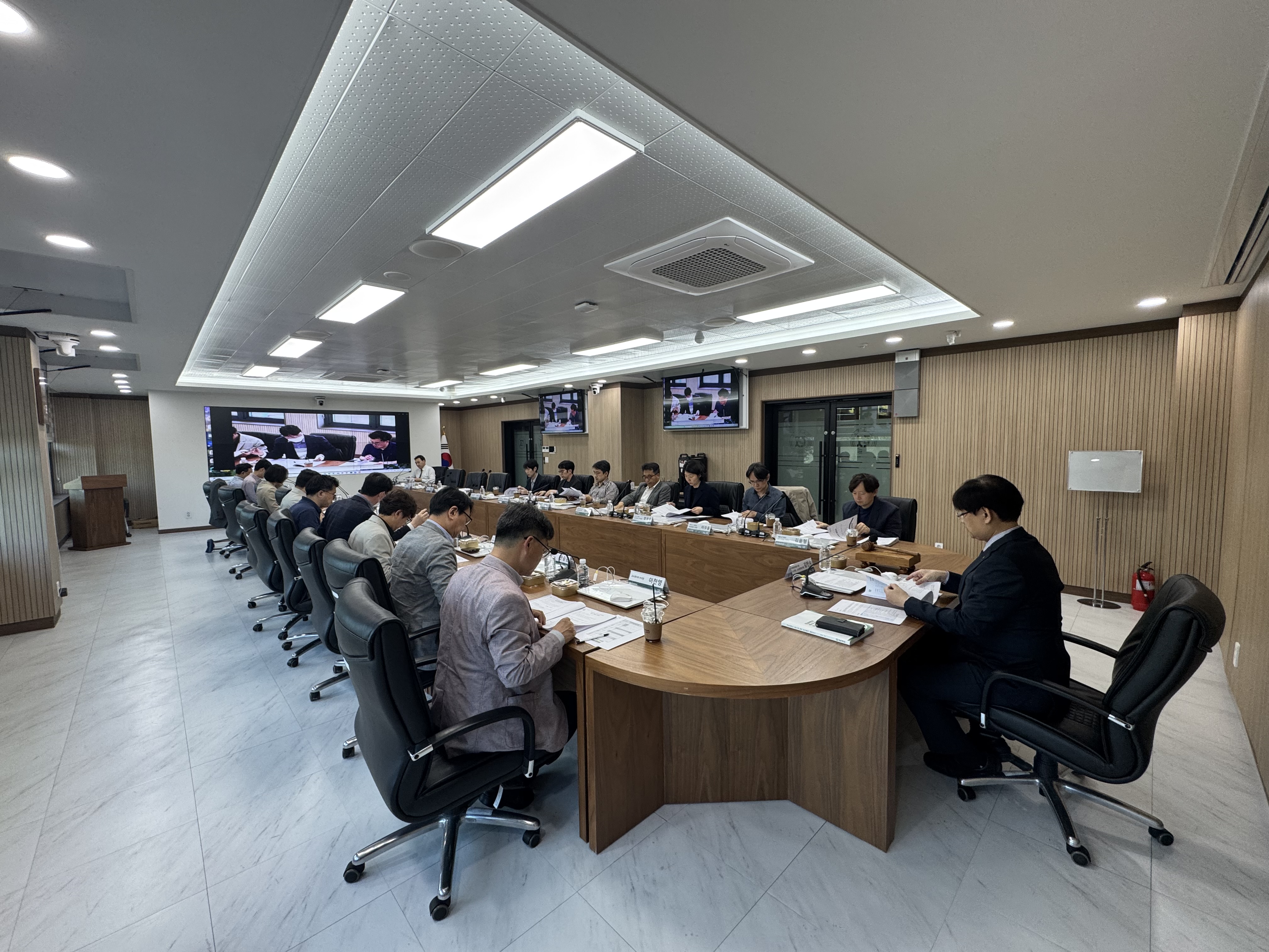 21대 - 제15차 본회의(26.04.16) 대표이미지